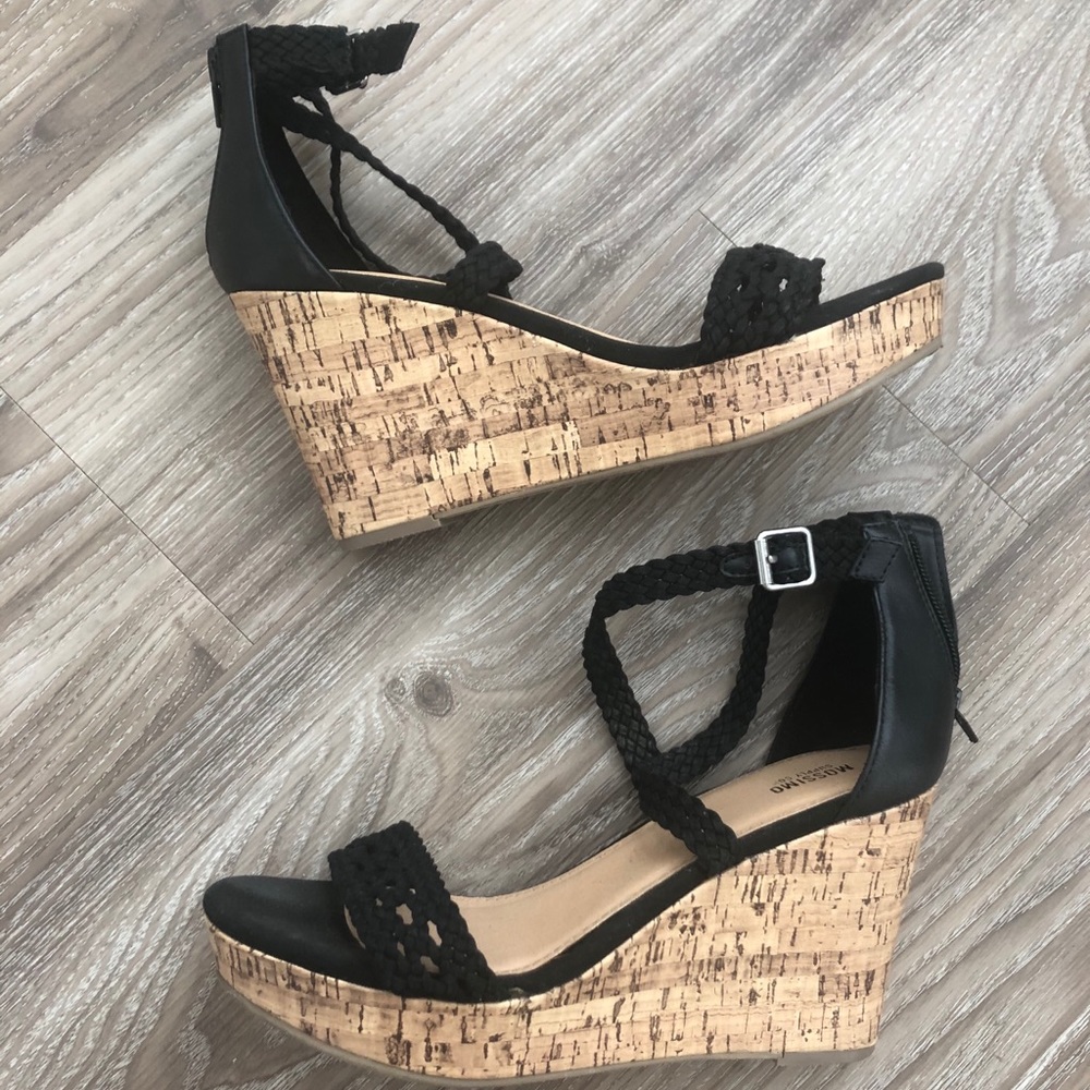 Black Wedges